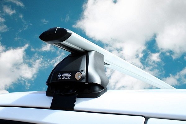 rhino-rack-multi-fit-aero-roof-rack-system-silver-bars.jpg